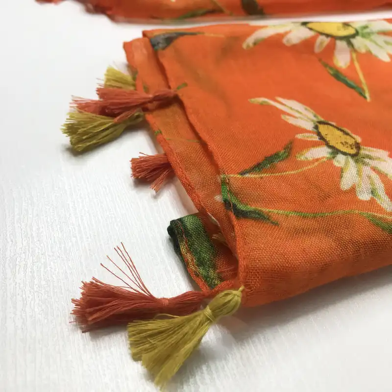 شال زنانه مدل گل های بهاری