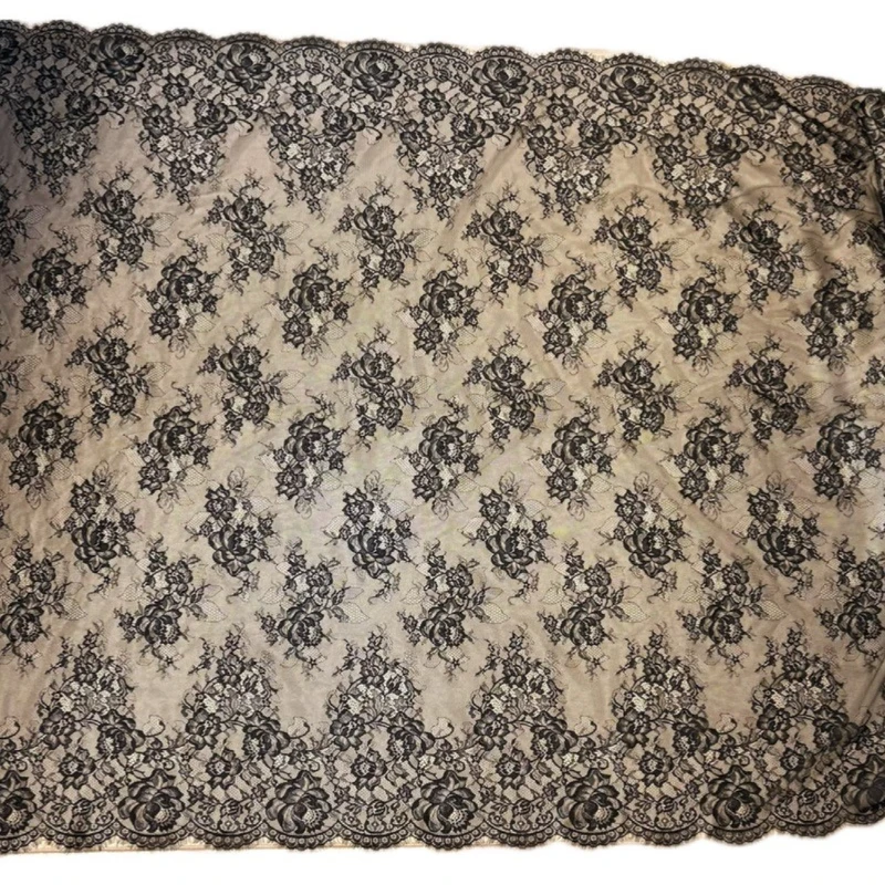 پارچه لباس عرض 1.5 متر مدل دانتل رنگ مشکی