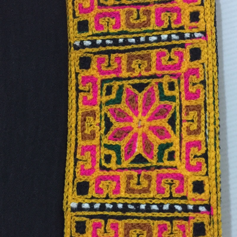 عکس شماره 6 : تونیک زنانه مدل نخی ابر و بادی سوزندوزی