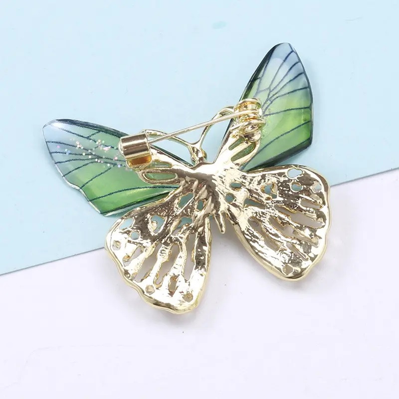 گل سینه زنانه طرح پروانه کد 1120018 گل سینه زنانه طرح پروانه کد 1120018