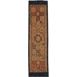 رومیزی سوزن دوزی کد SOOZRA108