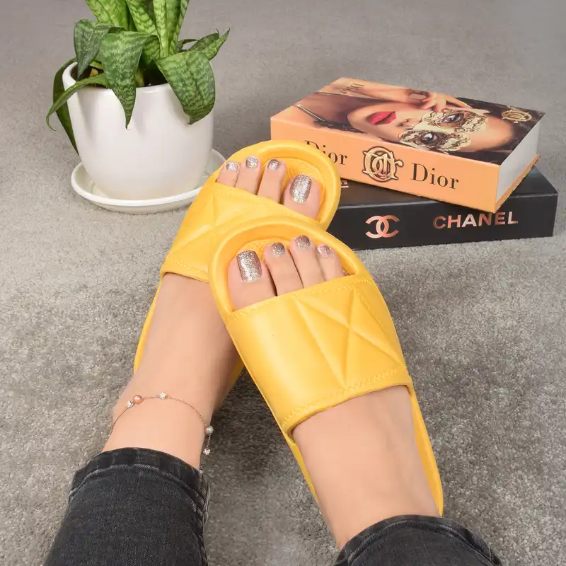 دمپایی زنانه پاپا مدل  YW.2544