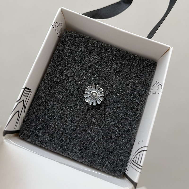 پیرسینگ گوش نقره زنانه مدل لوتوس