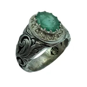 انگشتر نقره مردانه مدل قلم برجسته دستساز با جواهر زمرد اصل و طبیعی زامبیا 1058