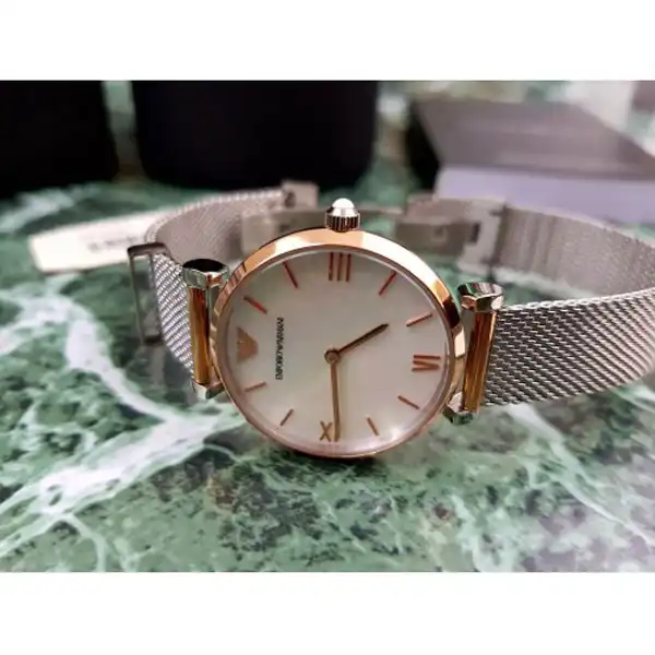 ساعت مچی عقربه ای زنانه امپریو آرمانی مدل AR2067