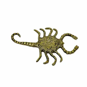 دکوری برنجی مدل عقرب متالوکس کد 829