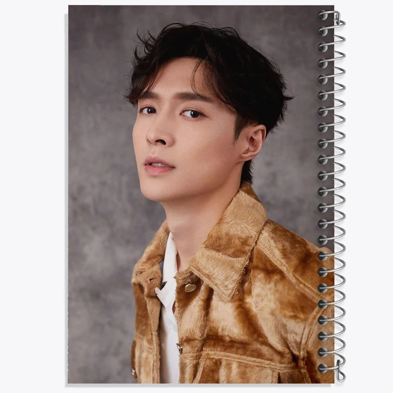 دفتر شطرنجی 50 برگ خندالو طرح لی گروه اکسو EXO کد 13446