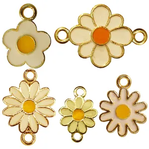 آویز دستبند مدل گلهای بابونه کد AD 765 مجموعه 5 عددی