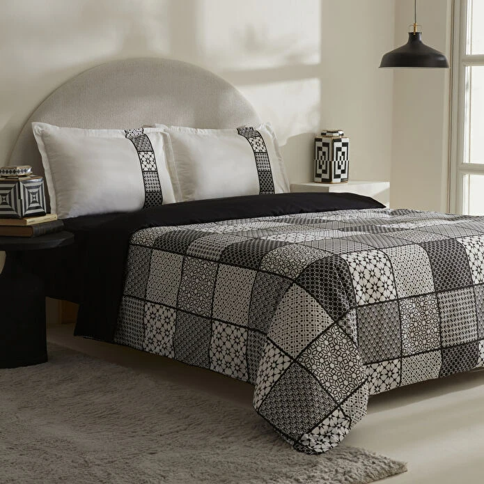 سرویس روتختی 2 نفر 4 تکه کاراجا هوم مدل Blake 