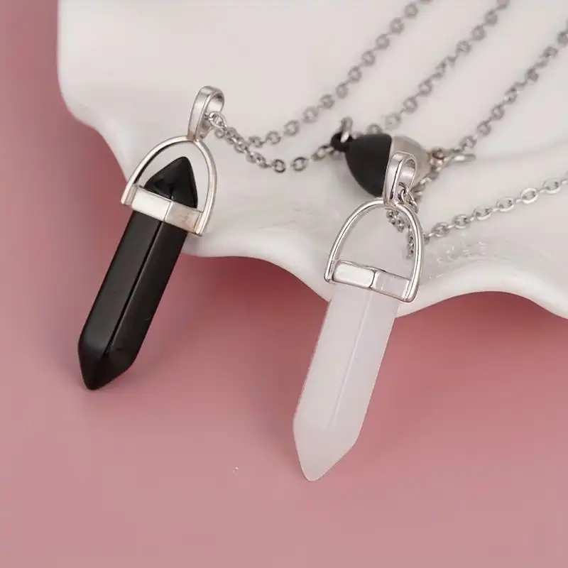 گردنبند مدل سنگ منشوری و قلب آهنربایی بسته دو عددی