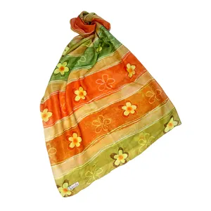 شال زنانه کندیس مدل گل تنها