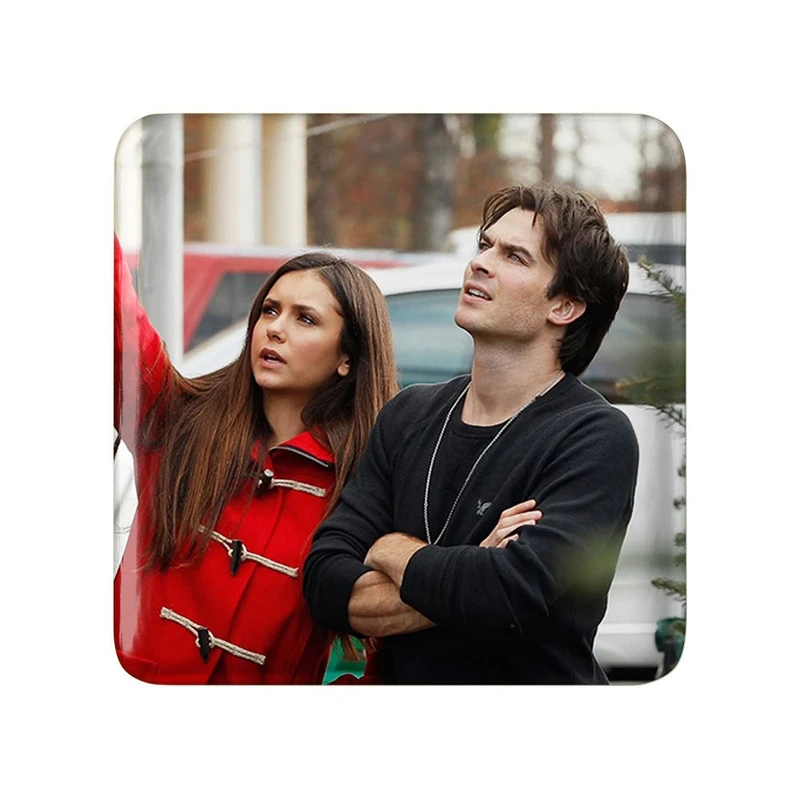 مگنت خندالو مدل دیمون و الینا خاطرات یک خون آشام  The Vampire Diaries  کد 23673