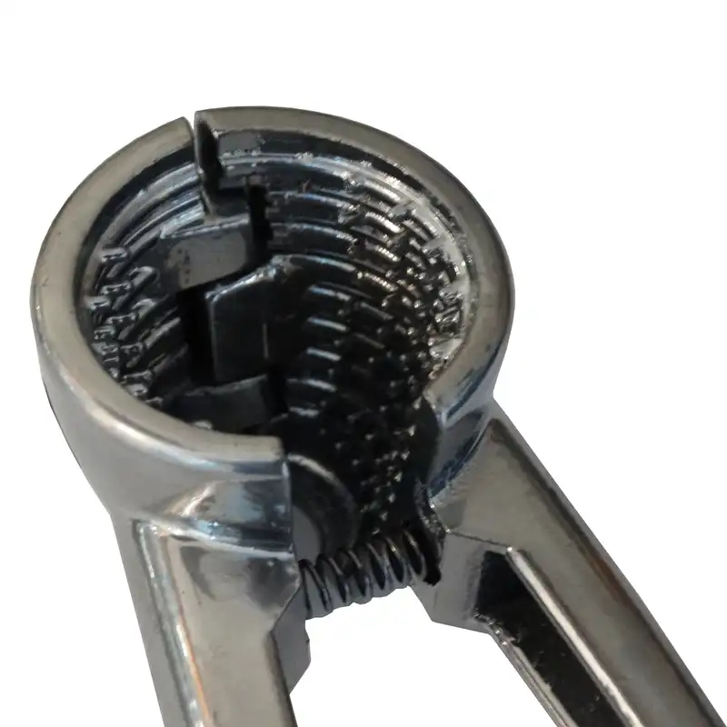 گردو شکن مدل کارا کد 002