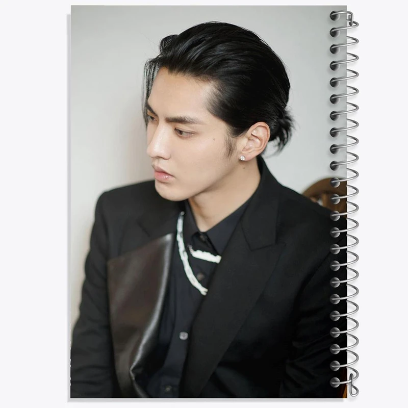 دفتر نت موسیقی 50 برگ خندالو مدل کریس وو گروه اکسو EXO کد 13431