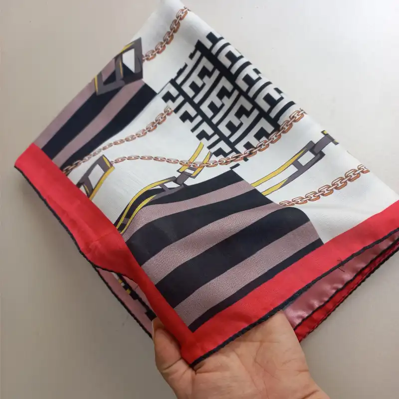 شال زنانه مدل ابریشم چهارخانه فانتزی کد 32