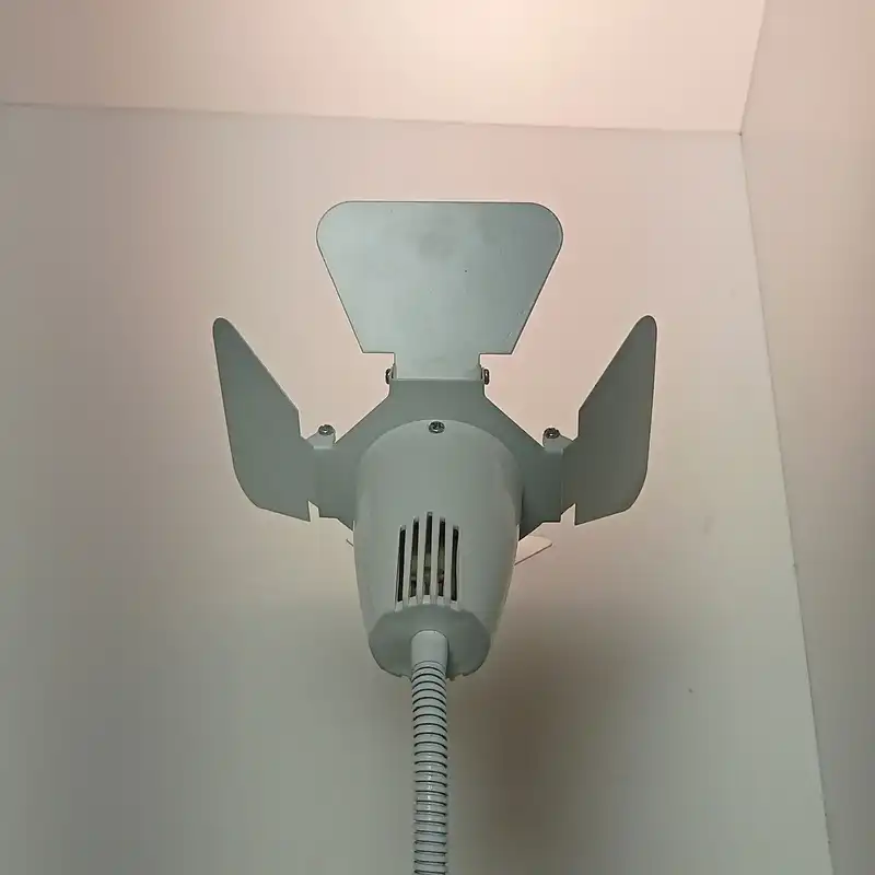 چراغ مطالعه مدل شیددار