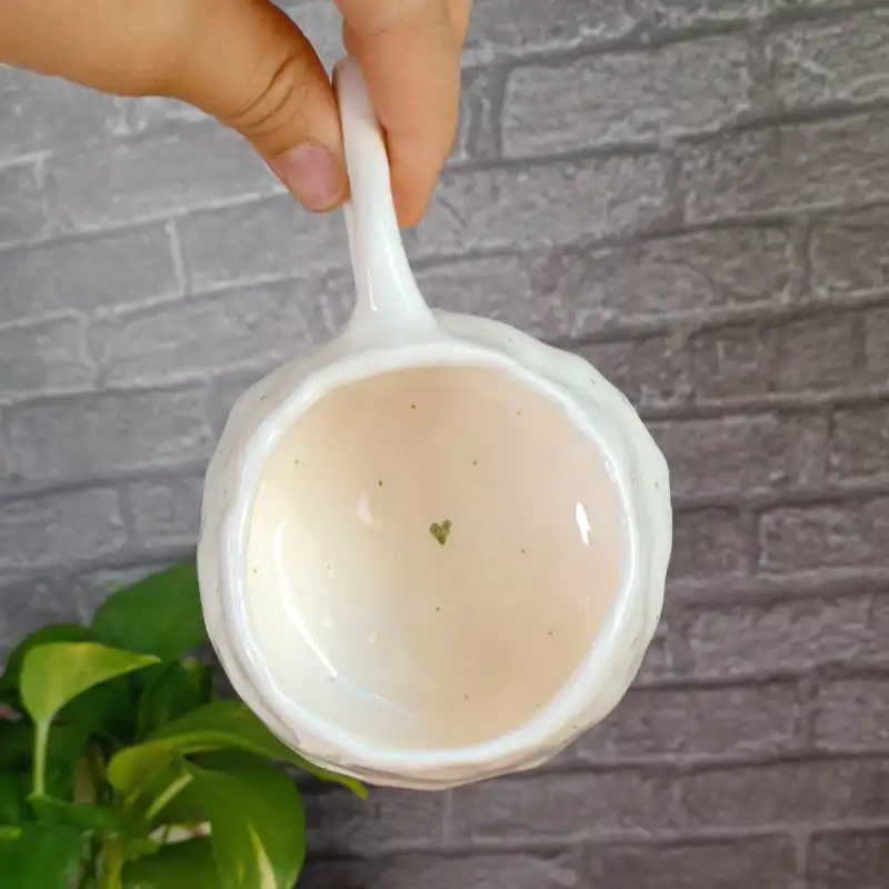 ماگ سرامیکی طرح دفرمه مدل دستساز امید