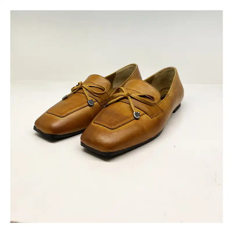 کفش زنانه سرزمین چرم مدل 1609 رنگ عسلی