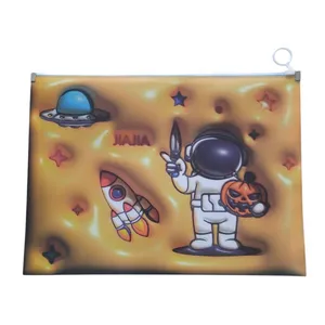 پوشه مدل زیپ دار A4 طرح فضانورد و کدو کد 204