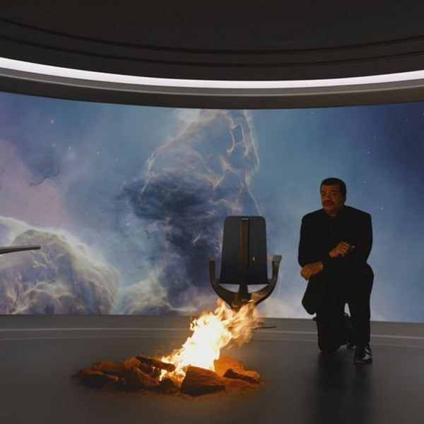 مستند کیهان جهان های ممکن اثر ان درایان نشر لیمو استور