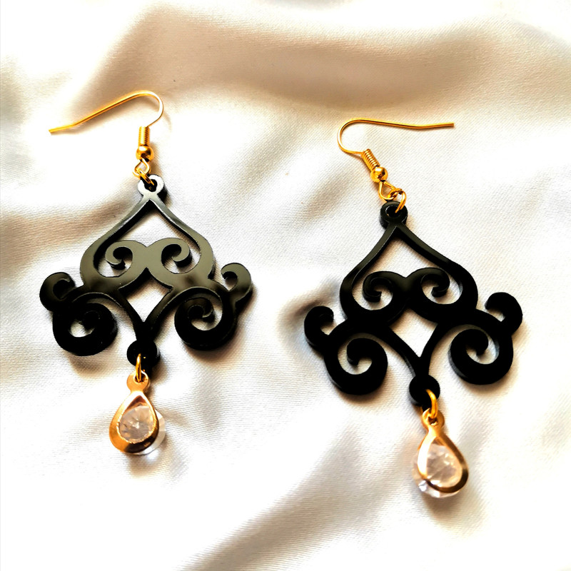 گوشواره دخترانه مدل فرفورژه گوشواره دخترانه مدل فرفورژه