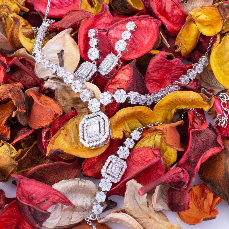 نیم ست نقره زنانه مدل امرالدکات AMT_N124