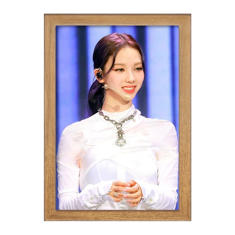 تابلو خندالو مدل کارینا گروه آسپا Aespa  کد 19713