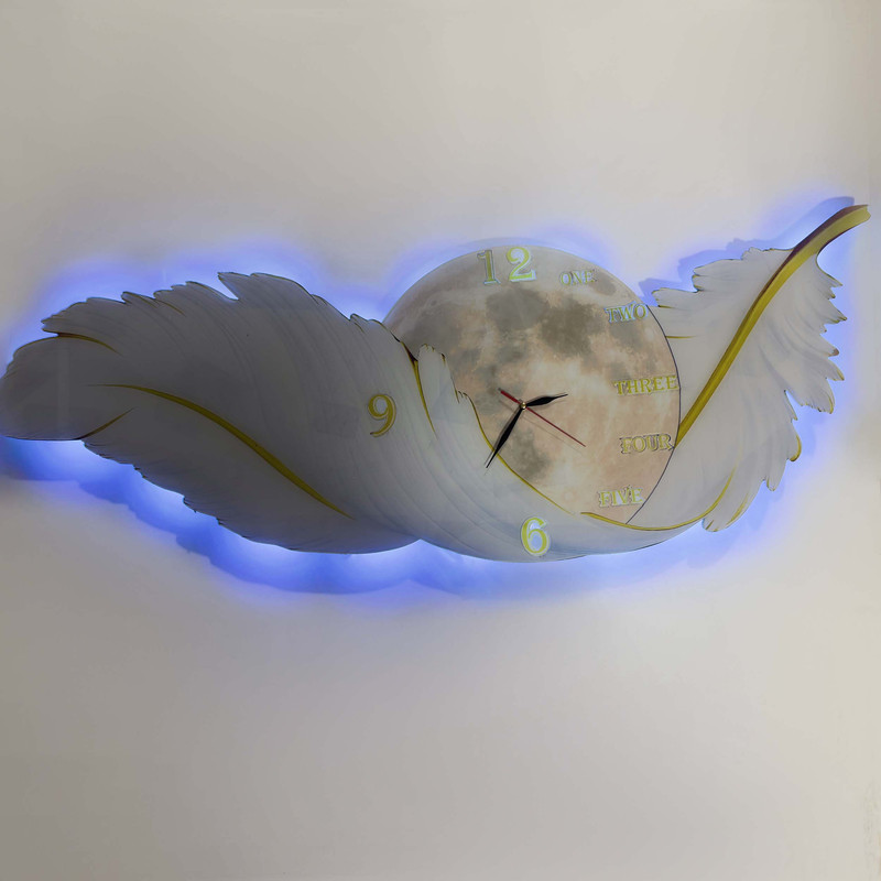 ساعت دیواری مدل پر طرح ماه