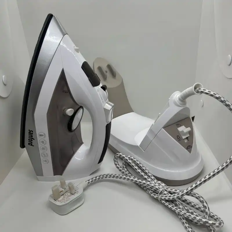 اتو بخار سانفورد مدل SF68SL