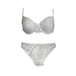 ست شورت و سوتین زنانه بارون مدل فانتزی تور و گیپور فنردار کد 000-335