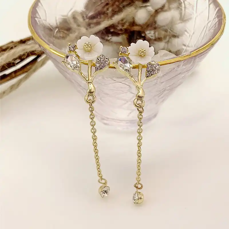 گوشواره زنانه مدل گل صدفی آویز کد 00666