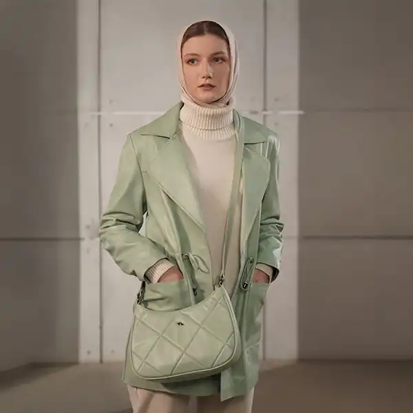 کت چرم زنانه چرم مشهد مدل B0476