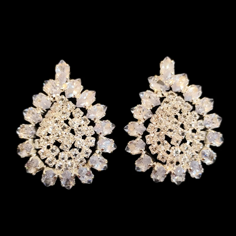 گوشواره میخی زنانه مدل ژورنالی نگینی مجلسی 