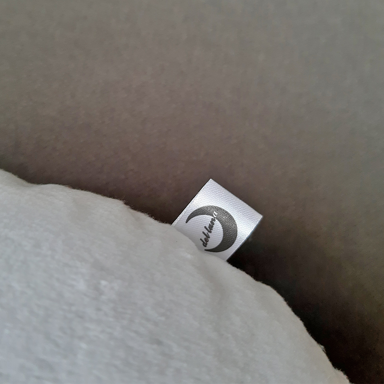 بالش دور گردنی دل لونا طرح گربه کیتی کد 039