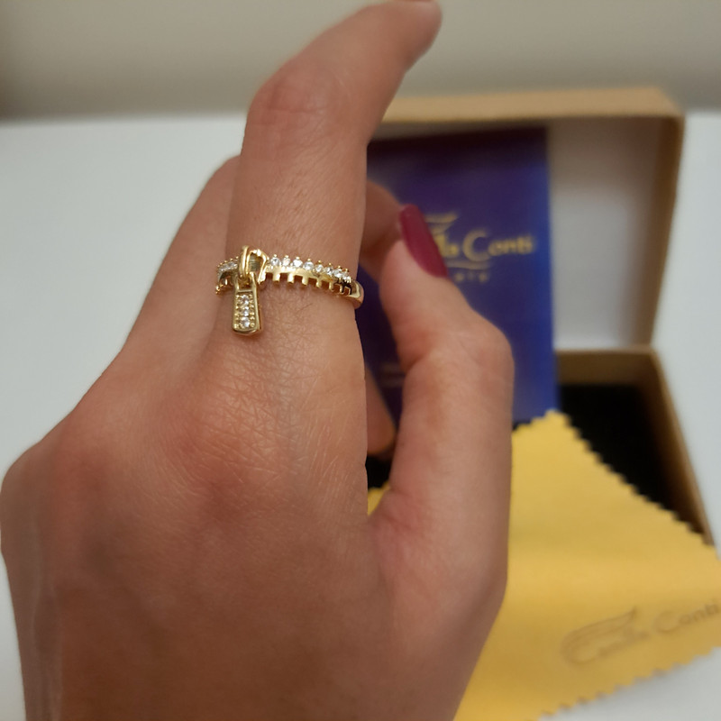 انگشتر زنانه کامیلا کنتی مدل زیپ کد 262619 رنگ طلایی انگشتر زنانه کامیلا کنتی مدل زیپ کد 262619 رنگ طلایی