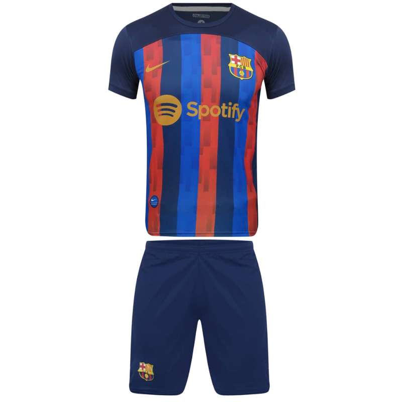 ست تی شرت آستین کوتاه و شلوارک ورزشی مردانه طرح بارسلونا مدل لواندوفسکی 2023