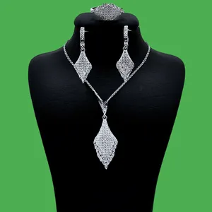 نیم ست نقره زنانه مدل مونیزا 0125
