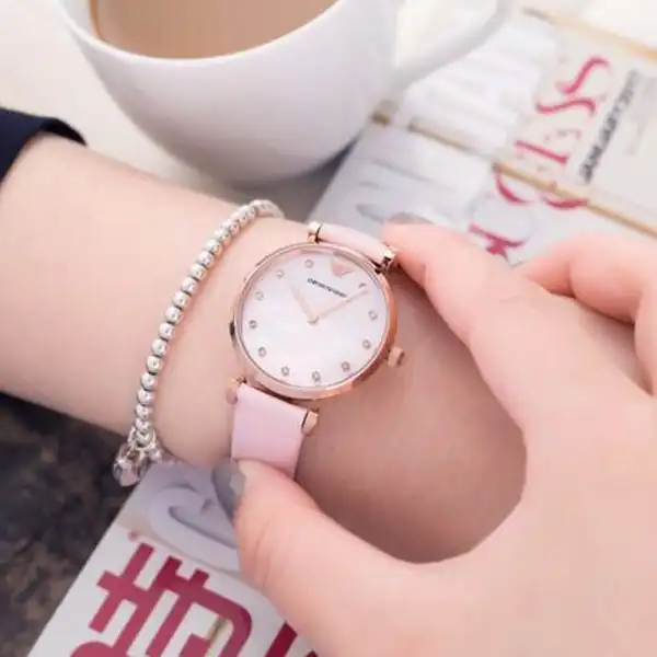 ساعت مچی عقربه ای زنانه امپریو آرمانی مدل AR1958