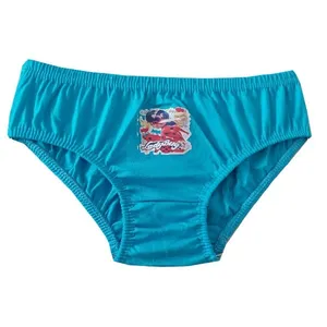 شورت دخترانه  طرح  دختر کفشدوزکی