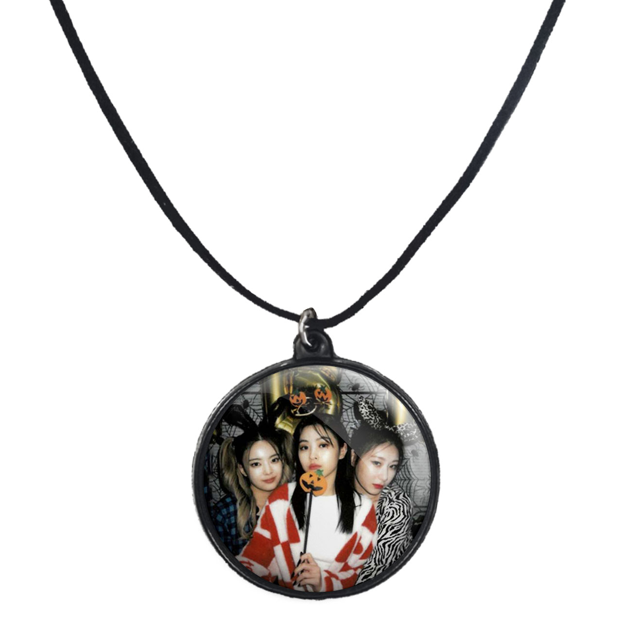 گردنبند پرمانه طرح گروه موسیقی ایتزی کد pmb.13030 مدل دو طرفه