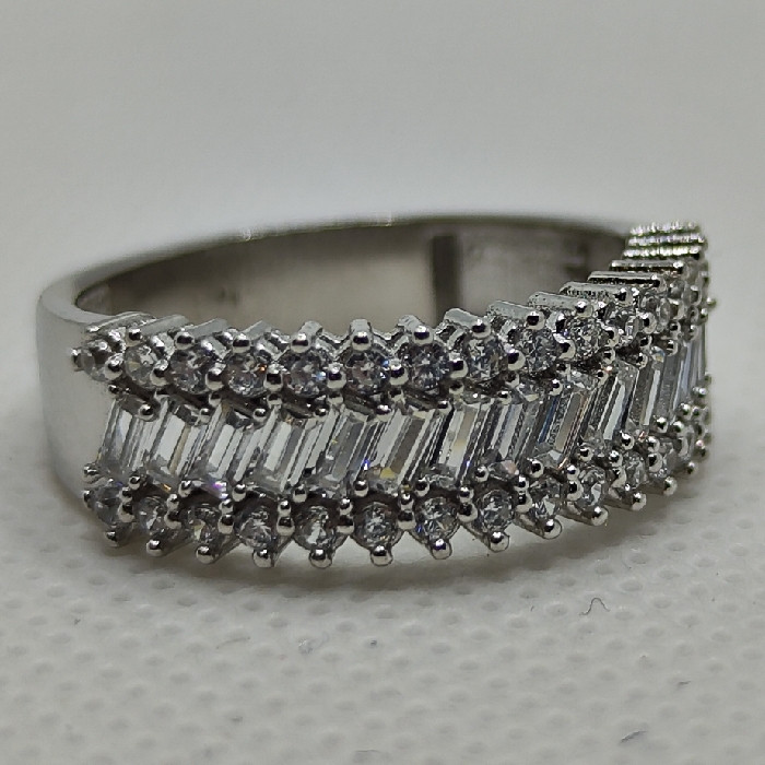 انگشتر نقره زنانه نقره جات بافندگان مدل برلیان کد 55