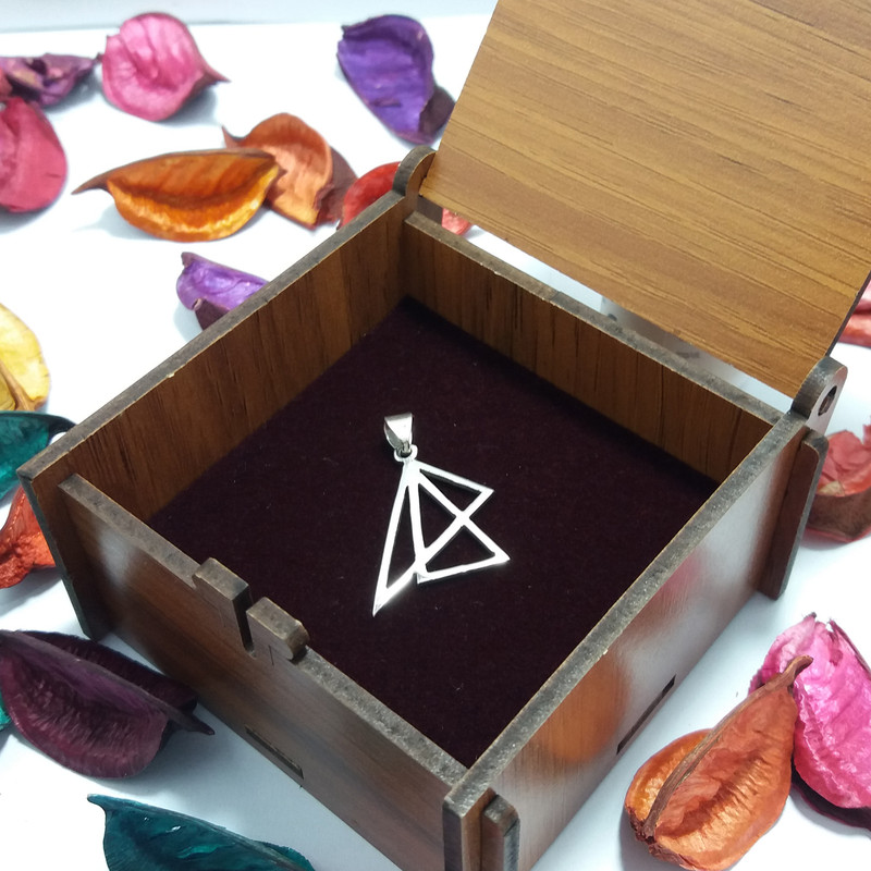 آویز گردنبند نقره مدل مثلث تو در تو