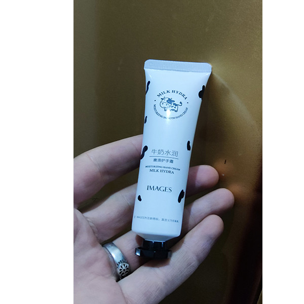 کرم آبرسان ایمجز مدل MILK HIDRA حجم 30 میلی لیتر کرم آبرسان ایمجز مدل MILK HIDRA حجم 30 میلی لیتر