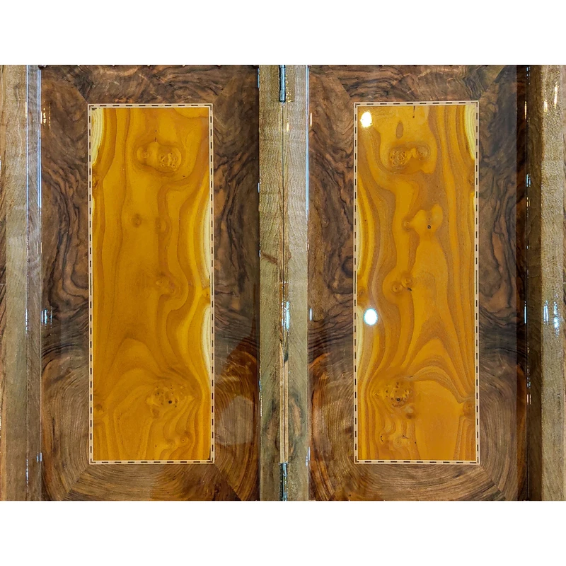 عکس شماره 2 : صفحه شطرنج معرق کاری مدل ترکیبی ریشه گردو و سنجد کد t4