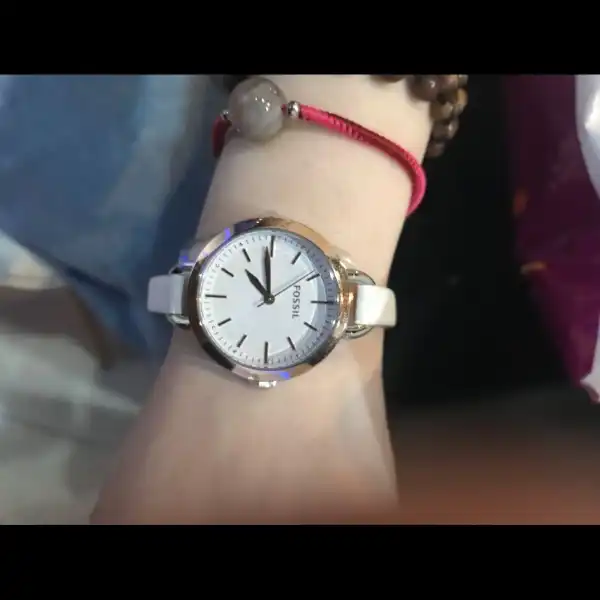 ساعت مچی عقربه ای زنانه فسیل مدل BQ3328