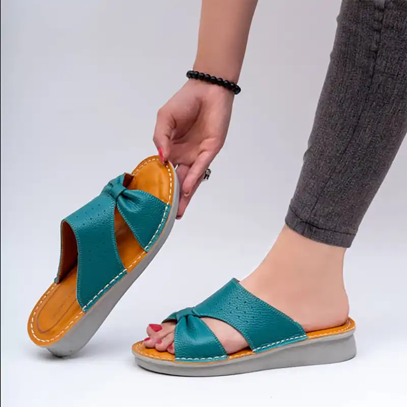 دمپایی زنانه مدل چرم طبیعی کد 044t.k رنگ فیروزه ای