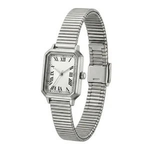 ساعت مچی عقربه‌ای کوارتز زنانه مدل کلاسیک بند نرم طرح کرکره ای کد C3