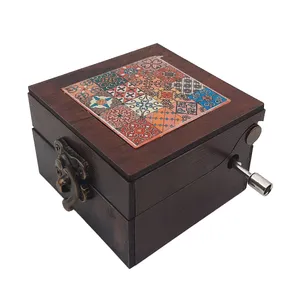 جعبه موزیکال طرح سنتی آینه دار کد JM-S03