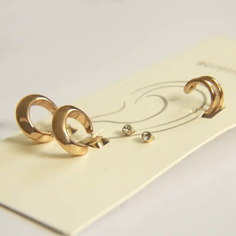 گوشواره زنانه کد BD 22 به همراه پیرسینگ مجموعه 3 عددی