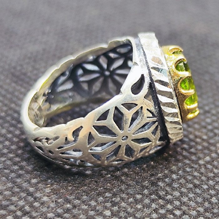 انگشتر نقره مردانه مدل سنگ زبرجد آفریقایی کد 33 انگشتر نقره مردانه مدل سنگ زبرجد آفریقایی کد 33